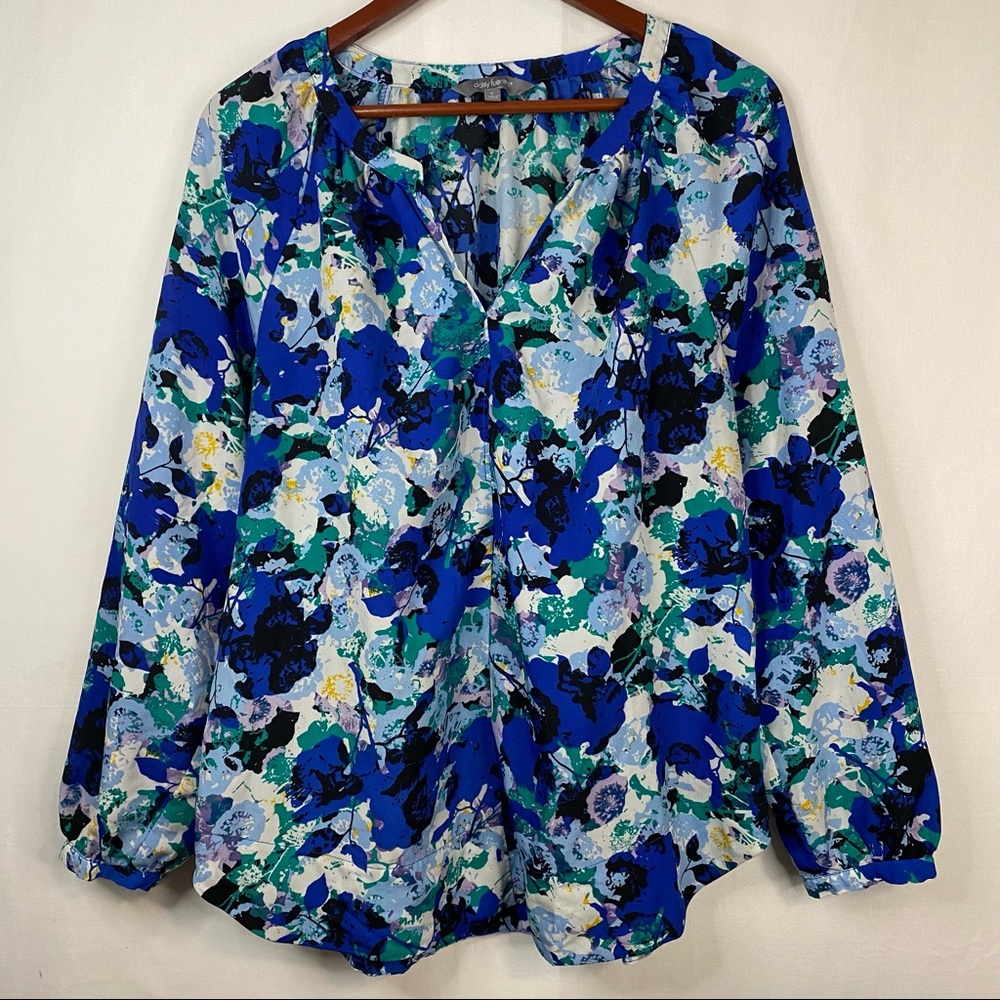 DAISY FUENTES Blue Floral Career Blouse V Neckline Size Large